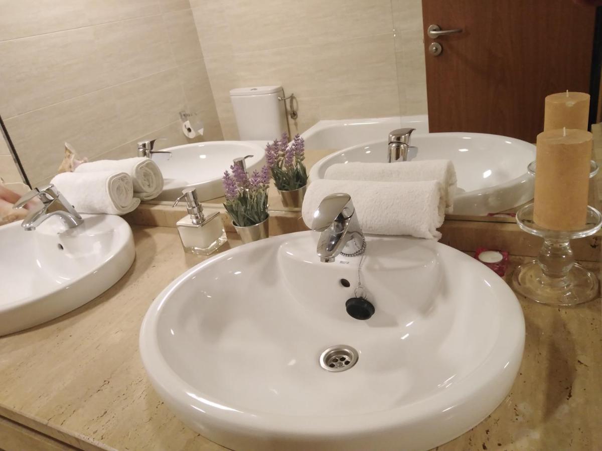 בורמוחוס Sevilla Aljarafe Room מראה חיצוני תמונה